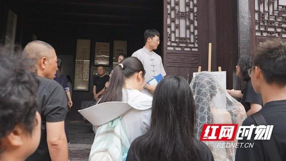 凤凰古城暑期文化旅游持续升温
