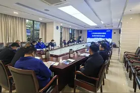 德阳经开区公安积极宣传助力企业职工换领身份证图片