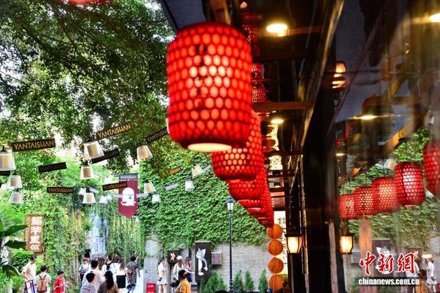 遇见福建：暑期福州“烟台山”引游人