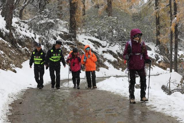 警眼看一线｜丹东派出所，党岭迷途的“引路人”