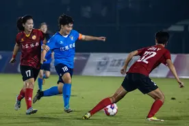 #（体育）足球——女超：江苏无锡平山东体彩图片