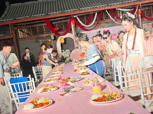 【团团严选】川渝一家亲—— 这场古风交友带你邂逅中式浪漫→