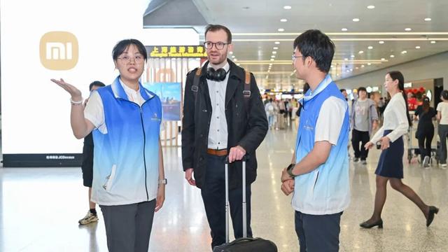 上海机场青年外语志愿服务团队上岗，助力上海打造中国入境旅游第一站
