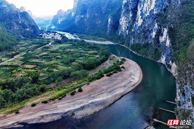 岁暖时刻丨当漓江拐过杨堤浪石村，整个桂林的山水都温柔了