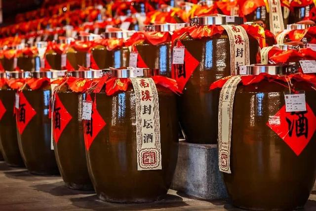 “长江第一湾”处的劲牌南溪酒业：“古法智酿”现芬芳