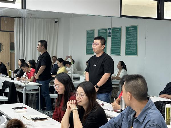 规范培养赋能发展！湖南首期养老陪诊师培训班节庆结业，AI 健管工具助力服务升级