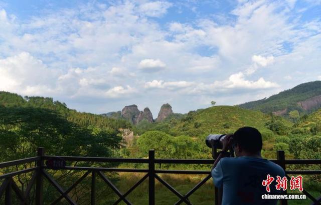 武夷山旅游热度持续攀升 休闲玩法引客来