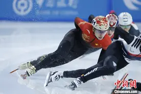 亚冬会短道速滑男子1000米决赛：中国选手刘少昂摘铜图片