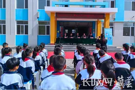 河北乐亭：作家进校园点亮创作梦想图片