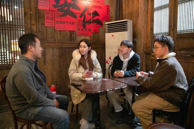 10名青年博主走进大邑安利大邑：“我在杜甫遥望的地方”！