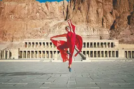 Chinese tourists experience ancient Egypt coming to life图片