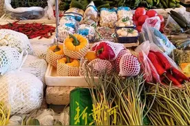 蔬菜变“零食”生吃彩椒受追捧 | 探市图片