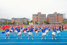 东莞：千余名运动健儿赛场竞技 海逸学子校运会一展青春风采图片