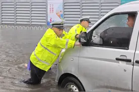 暴雨突袭江淮，合肥等地遭遇积水内涝图片