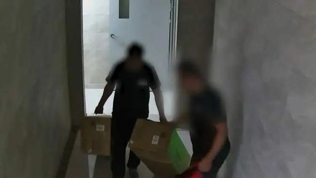 男子为方便施工队装修新家，将钥匙放楼道消防栓内，致刚买的家电全部不翼而飞！