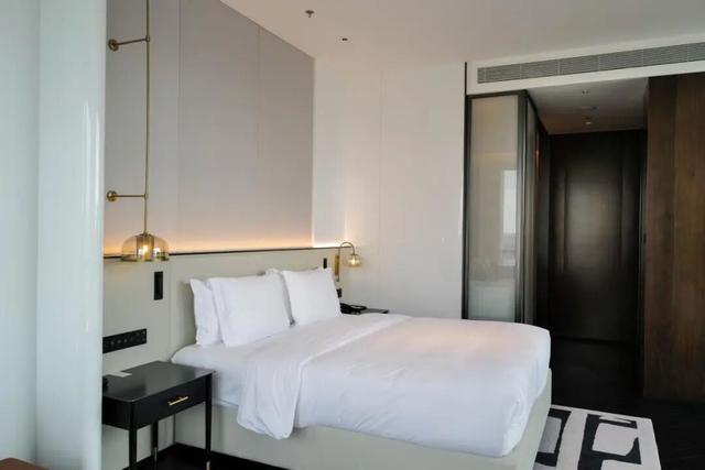 洲际行政酒廊的天花板，是这家？