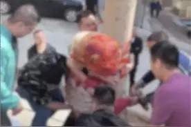 潮评丨将新娘绑在电线杆上，习俗不是恶趣味的遮羞布图片