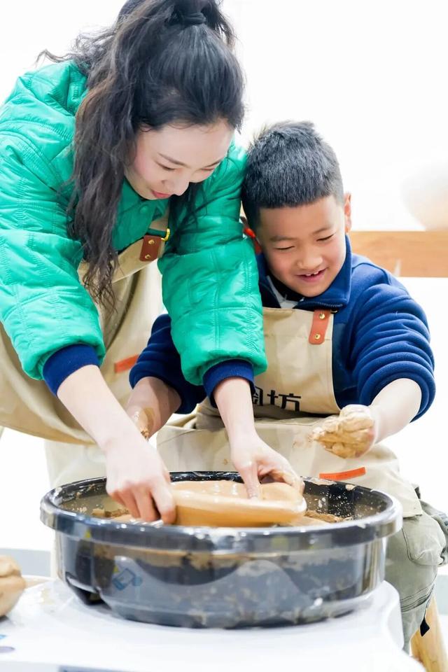 探索之旅 | 漫步天皇寺、探访砂陶坊!跟着大理“喜林苑”创始人林登游越西