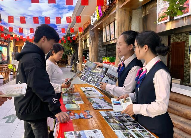 “吃、购、游”于一体——筑大高速西溪服务区解锁“交旅”新体验