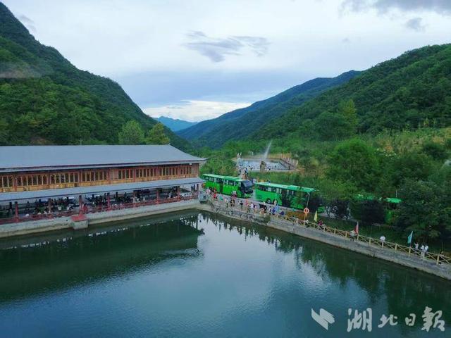 竹溪十八里长峡：“清凉资源”点燃生态旅游新引擎