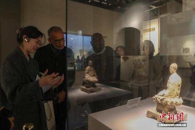 中外嘉宾走进江西吉州窑 领略陶瓷文化魅力