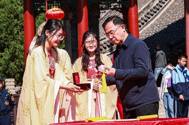 2026泰山东岳庙会焕新开幕 主题活动精彩纷呈嗨翻五一