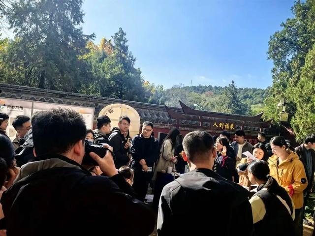 赵立坚微博打call日照银杏古树！附高清大图+进阶玩法！