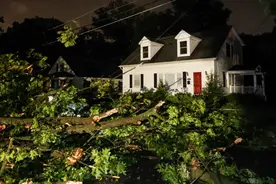 （外代一线）美国马里兰州遭遇龙卷风袭击图片