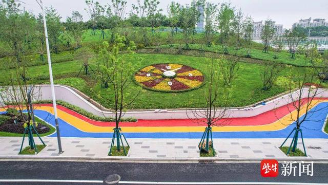以科技感与人文味为雨花台区增添亮色，凤信路焕新亮相！
