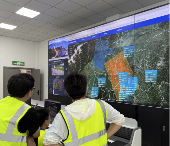 数智交通新体验丨“打飞的”逛景区 低空经济高速“起飞”