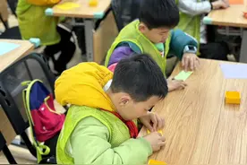 武汉190家寒假“爱心托管班”开课，大学生教孩子财商课、职业体验课、皮影戏课……图片