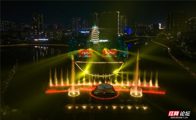 【每日一图@湖南】国庆夜游鹤城区，遇见福地怀化的浪漫