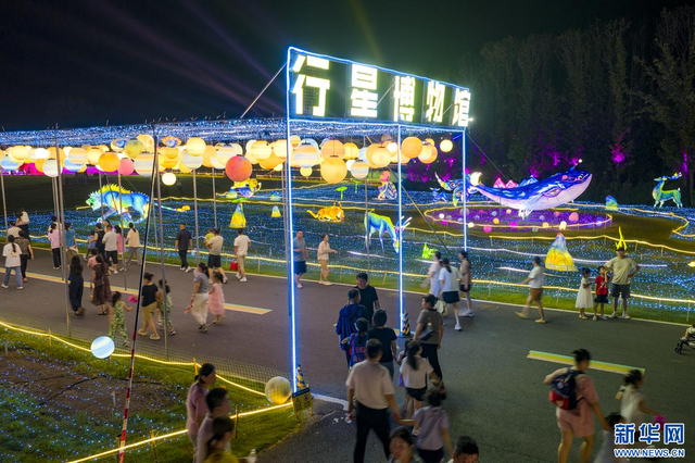 安徽肥东：暑期“夜经济”激发夏日消费新活力