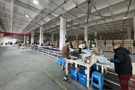 快递小哥“搬家”进工厂 两业融合如何跑出“加速度”丨守初心 强“四力” 助发展图片