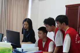 “技”谢师恩！长沙高校学子教师节暖心维修服务获赞图片