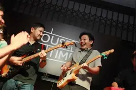 新加坡进入黄循财时代：“70后”自我标签“吉他手”，草根出身“接地气”图片