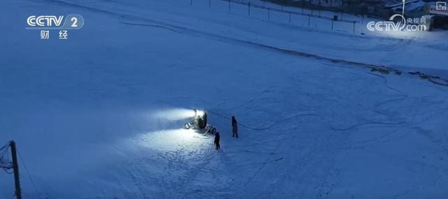 “增设雪假+惠民政策+特色景观”掀起冰雪新热潮 “滑”出消费新“动”力
