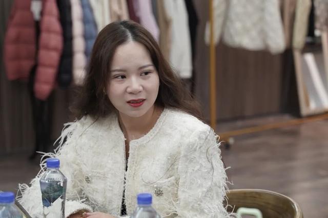 退伍老兵爆改平湖羽绒服：请杨超越代言，在拼多多年销八千万