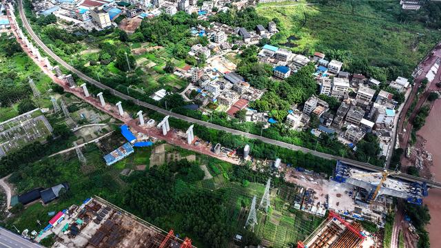 广西钦州：钦北线铁路桥改建适配平陆运河通航