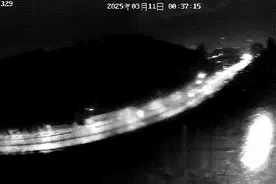 男子深夜出走步入荒山，警用无人机热源锁定目标图片