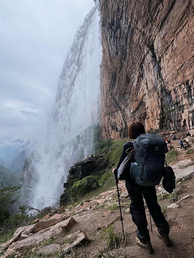 挡不住的“秘境打卡”：起底未开发区域的博主套路与违规生意