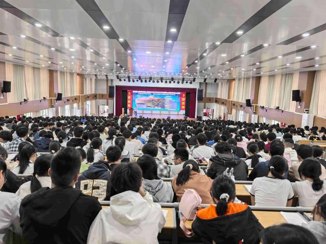 喀斯特生态文明科普走进黎平县第一民族中学