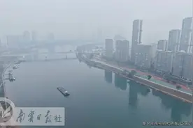 回南天明起上线！关好门窗防潮除湿图片