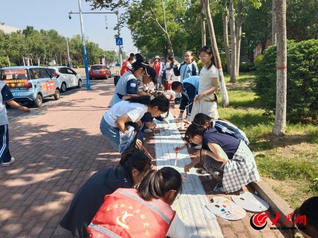 垦利区开展“多彩之路”彩虹盲道优化活动