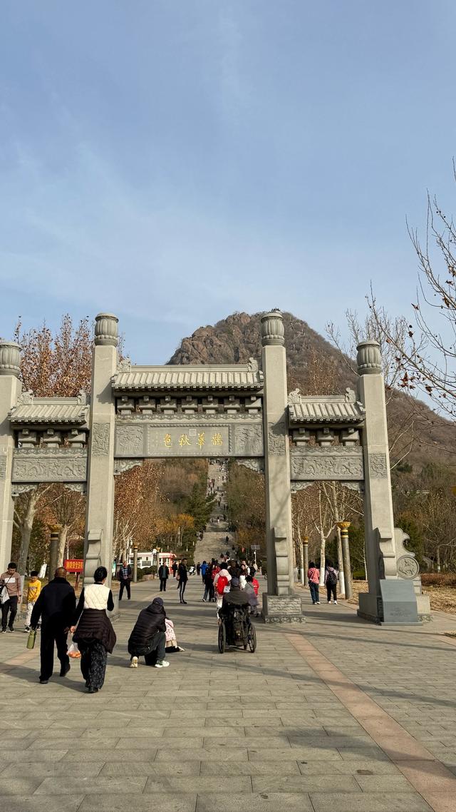 新视界｜济南：“大雪”华山美 游客乐游园