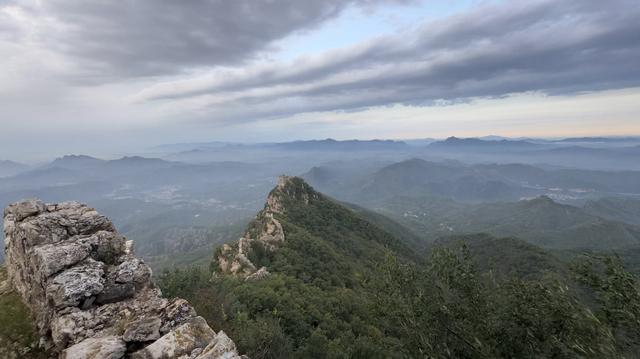 北京密云：雨后司马台长城壮美如画