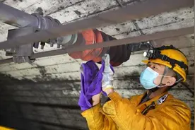 隧道里的“美容师”图片