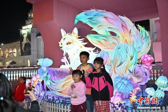 广东广州：2026年首届流溪烟渚新春灯会启幕