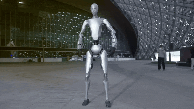 宇树最新机器人发布：1米8大高个，能跳舞会功夫，就是颜值一言难尽