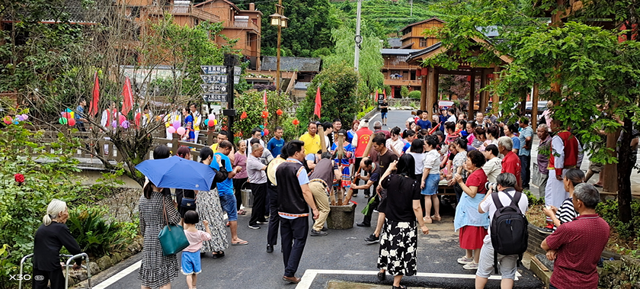秋冬游资源！雾凇染丹霞，油茶暖红韵，这趟桂北秘境之旅很治愈